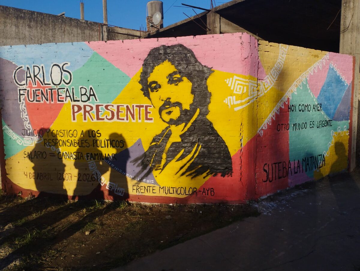 Detalle del mural Fuentealba Presente